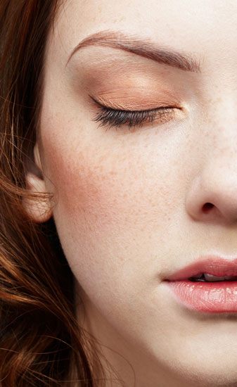 10. อายชาโดว์สีส้มน้ำตาล