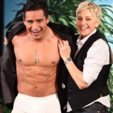 Mario Lopez : Strips down to his underwear for Ellen degeneres