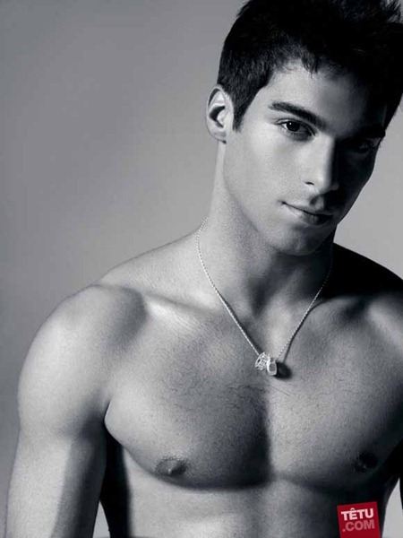 MASCULINE DOSAGE: JULIEN FOR T&Ecirc;TU MAGAZINE