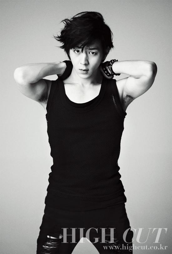 Jung Ryeo Won / Ji Jin Hee / Park Yoohwan @  High Cut vol. 69 Jan 19 - Feb 1, 2012