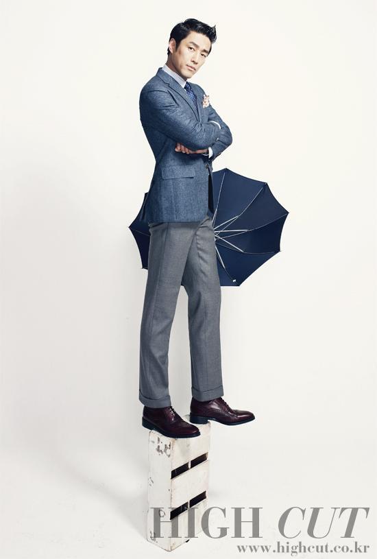 Jung Ryeo Won / Ji Jin Hee / Park Yoohwan @  High Cut vol. 69 Jan 19 - Feb 1, 2012