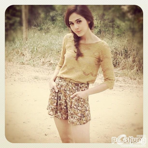 สวยเนอะ ผู้หญิงคนนี้ ^^