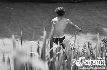 ATTITUDE UK: SELFRIDGES SWIMWEAR PORTFOLIO BY PHOTOGRAPHER MISCHA TAYLOR