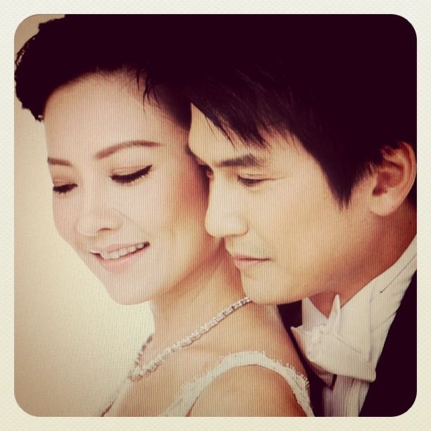 เกรซ มหาดำรงค์กุล & น.ท.จงเจต วัชรานันท์ @ HONEYMOON+TRAVEL no.116 January 2012