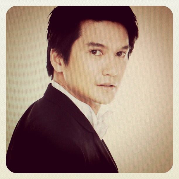 เกรซ มหาดำรงค์กุล & น.ท.จงเจต วัชรานันท์ @ HONEYMOON+TRAVEL no.116 January 2012