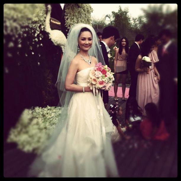 เกรซ มหาดำรงค์กุล & น.ท.จงเจต วัชรานันท์ @ HONEYMOON+TRAVEL no.116 January 2012