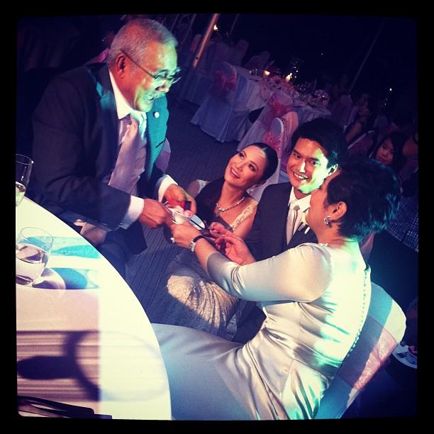 เกรซ มหาดำรงค์กุล & น.ท.จงเจต วัชรานันท์ @ HONEYMOON+TRAVEL no.116 January 2012