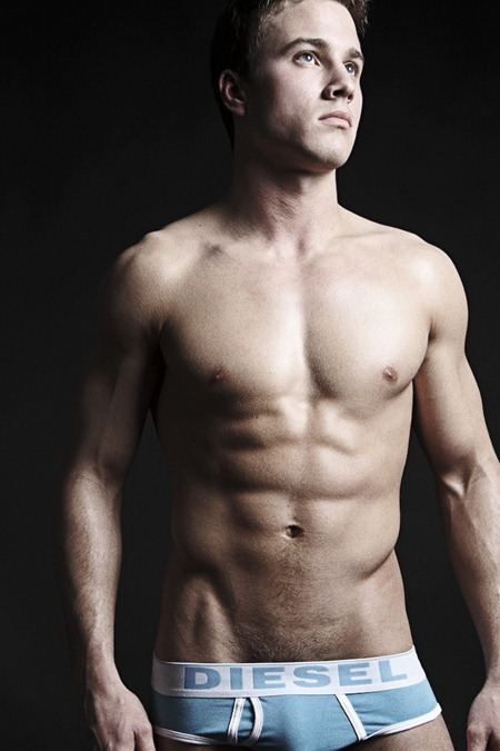 MASCULINE DOSAGE: TRAVIS BY PHOTOGRAPHER JERRAD MATTHEW