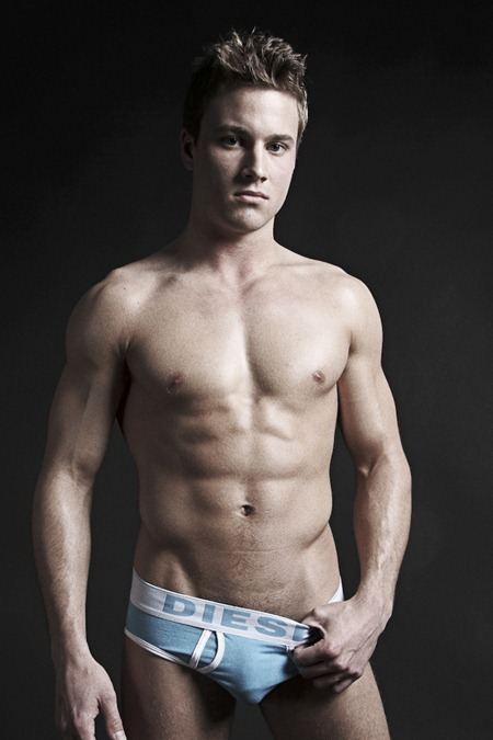 MASCULINE DOSAGE: TRAVIS BY PHOTOGRAPHER JERRAD MATTHEW