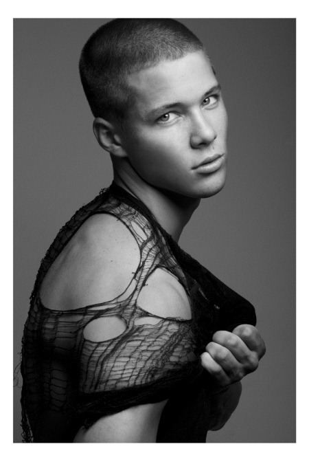 AGENCY: SCOTT BUKER WITH RED MODELS BY PHOTOGRAPHER JEIROH YANGA