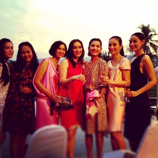 ยินดีกับเจ้าสาวคนสวย เกรซ-จงเจต จูงมือวิวาห์สุดหวาน