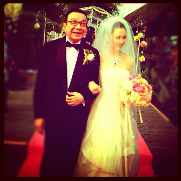 ยินดีกับเจ้าสาวคนสวย เกรซ-จงเจต จูงมือวิวาห์สุดหวาน