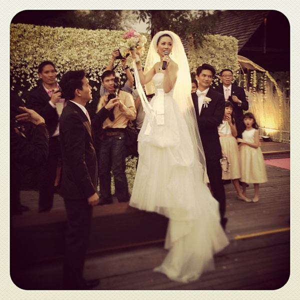 ยินดีกับเจ้าสาวคนสวย เกรซ-จงเจต จูงมือวิวาห์สุดหวาน