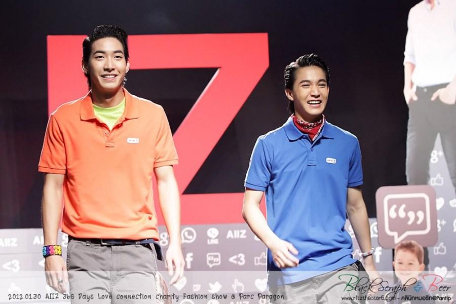 โตโน่ & ริท เดินแบบงาน AIIZ Love Connection Charity @ Parc Paragon