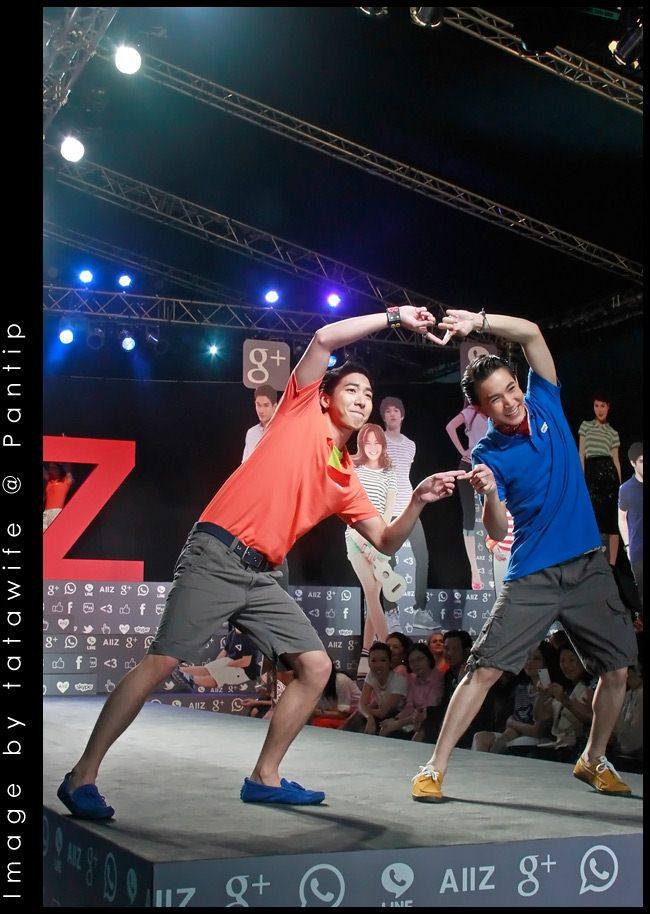 โตโน่ & ริท เดินแบบงาน AIIZ Love Connection Charity @ Parc Paragon