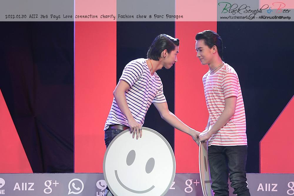 โตโน่ & ริท เดินแบบงาน AIIZ Love Connection Charity @ Parc Paragon