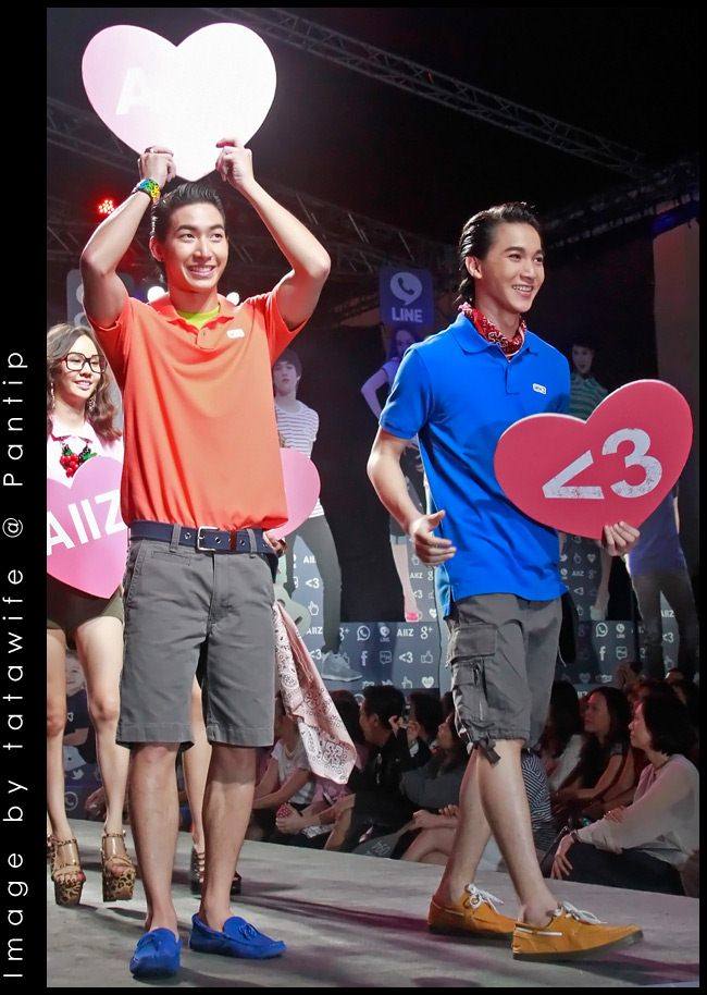 โตโน่ & ริท เดินแบบงาน AIIZ Love Connection Charity @ Parc Paragon