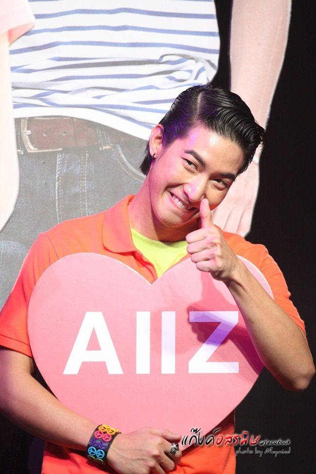 โตโน่ & ริท เดินแบบงาน AIIZ Love Connection Charity @ Parc Paragon