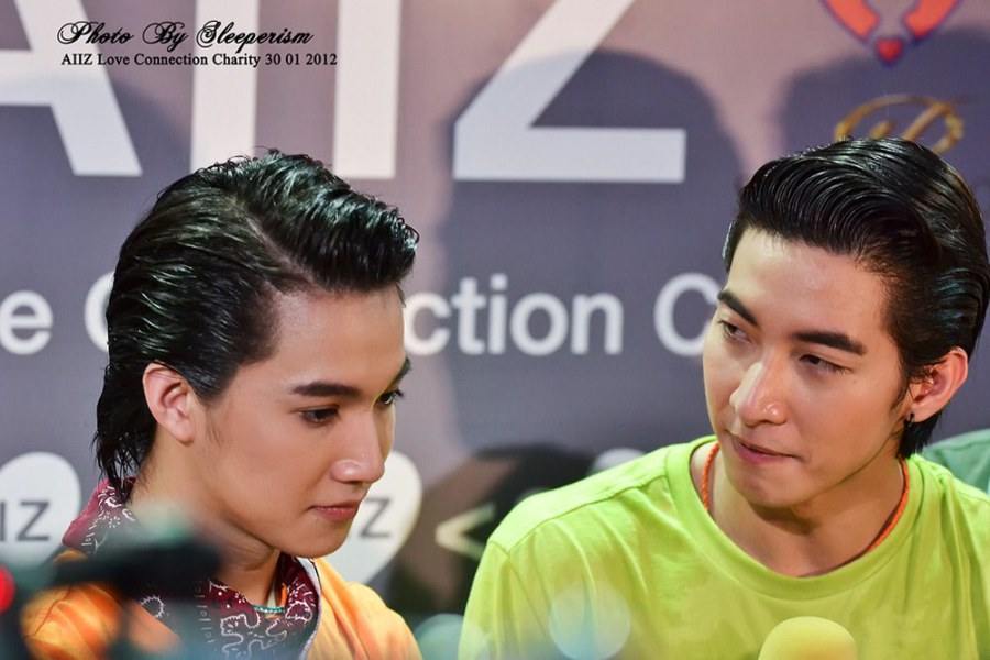 โตโน่ & ริท เดินแบบงาน AIIZ Love Connection Charity @ Parc Paragon