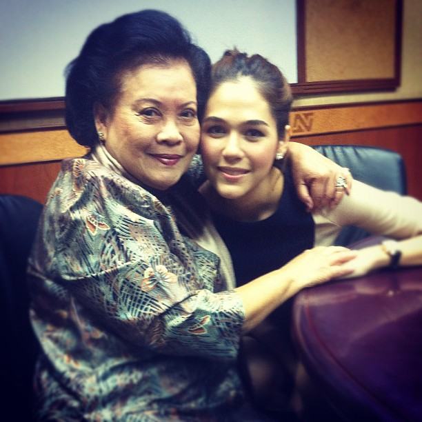 Chompoo Araya w/ friend @Instagram