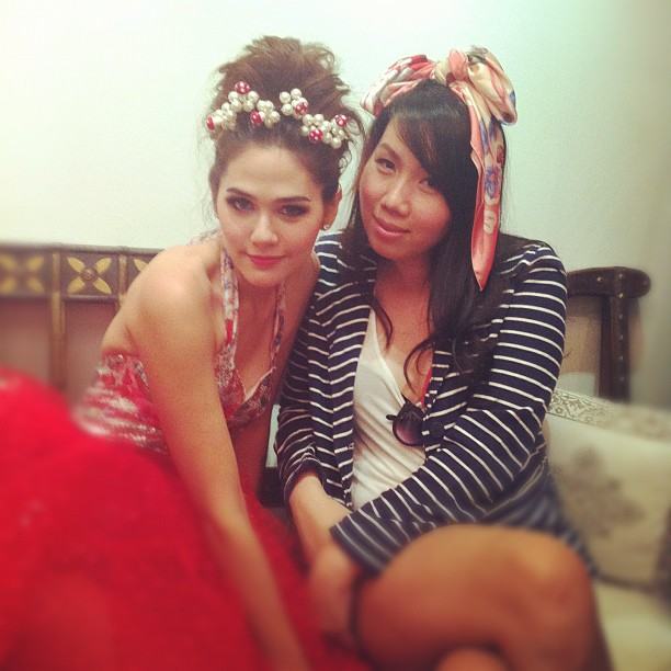 Chompoo Araya w/ friend @Instagram