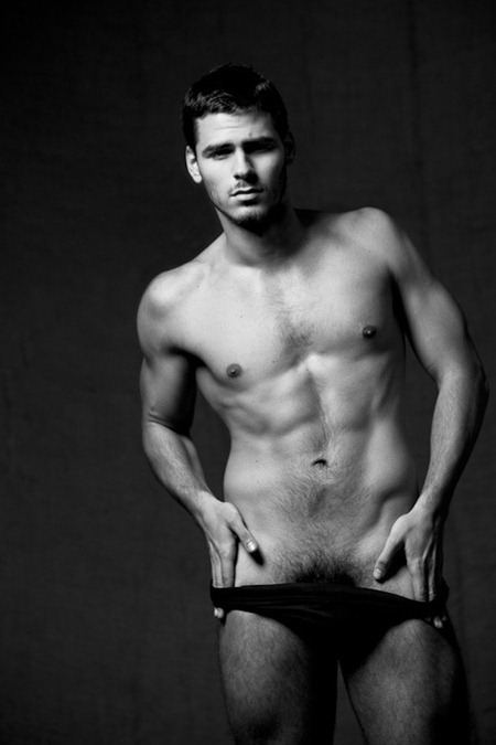 FEATURED MODEL: ALIOTH GARC&Iacute;A BY PHOTOGRAPHER MIGUEL PERDIDO