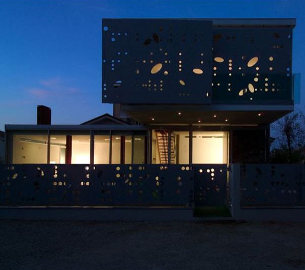 Modern Italian Homes &ndash; Innovative Casa on Adriatic Coast, by Giovanni Vaccarini