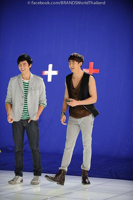 นิชคุณ & พีช-พชร @ เบี้องหลังถ่ายโฆษณา แบรนด์