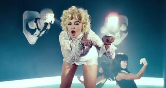 MV มาแล้ว Give Me All Your Luvin' (Feat. M.I.A. and Nicki Minaj)