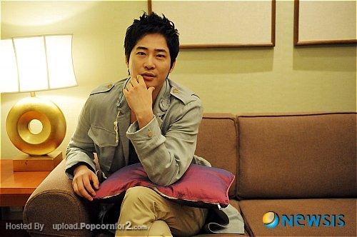 Kang Ji-Hwan