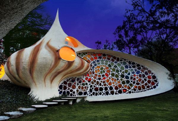 Whimsical House &ndash; Nautilus House in Mexico City