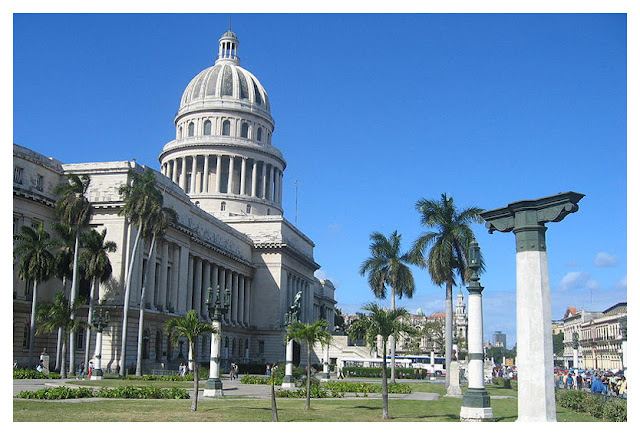 อาคารเอล คาปิโตลิโอ หรืออาคาร National Capitol