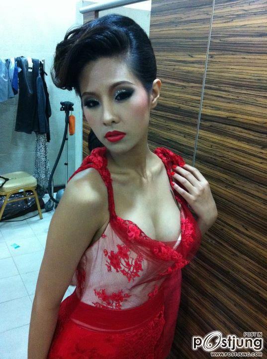 FAH เดินแบบเครื่องเพชรสุดหรู