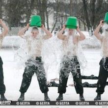 ทหารหนาวจนหด