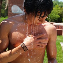 หนุ่มหล่ออาบน้ำยั่วยวน