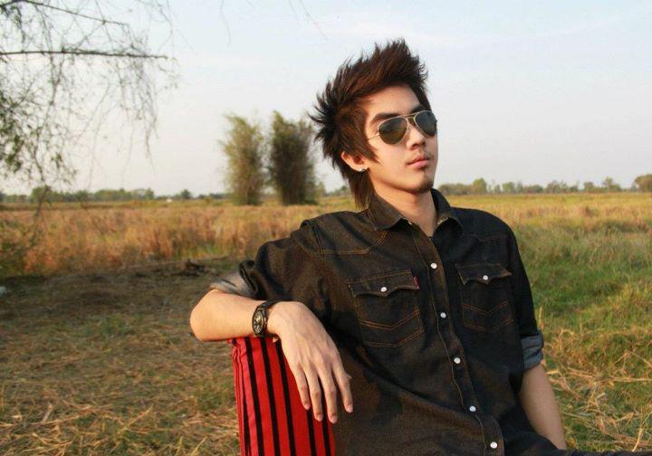 เอ็กซ์ >>ศิลปกรรม