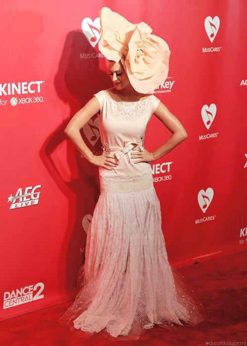 Katy Perry : Petal Power for MusiCares ! สวยๆ