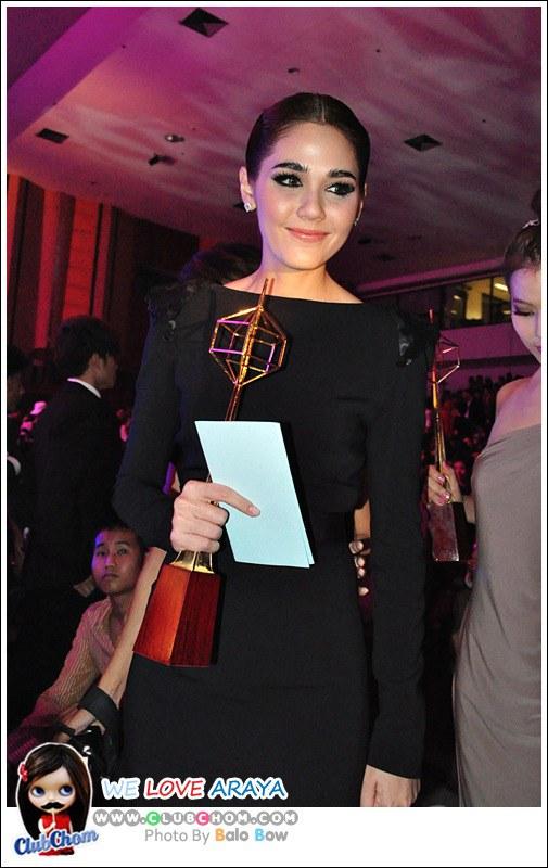 ชมพู่ อารยา รางวัลนักแสดงนำหญิงยอดเยี่ยม โทรทัศน์ทองคำ 2555