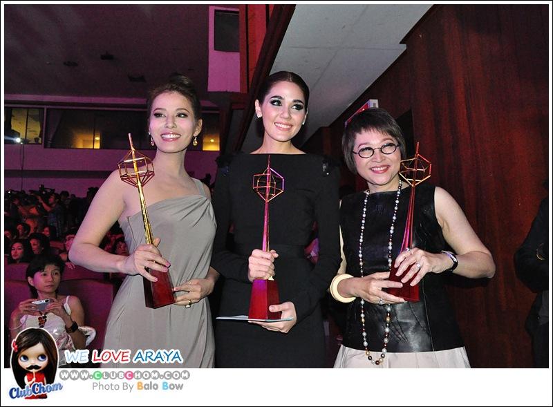 ชมพู่ อารยา รางวัลนักแสดงนำหญิงยอดเยี่ยม โทรทัศน์ทองคำ 2555