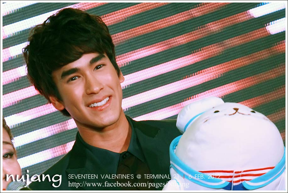 [Pics] ณเดชน์ @  งาน Seventeen Valentine's Party @ Terminal 21 [6-2-12]