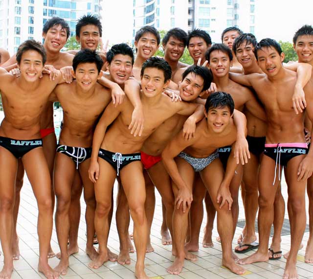 ดึกแล้วนอนกับใคร