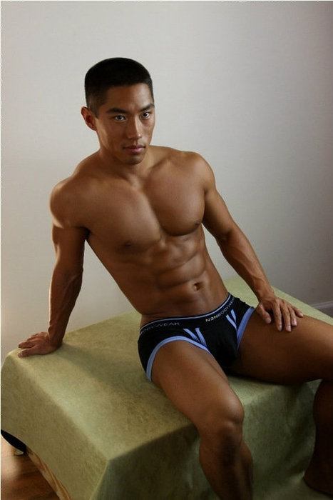 ดึกแล้วนอนกับใคร