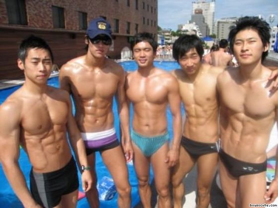 ดึกแล้วนอนกับใคร