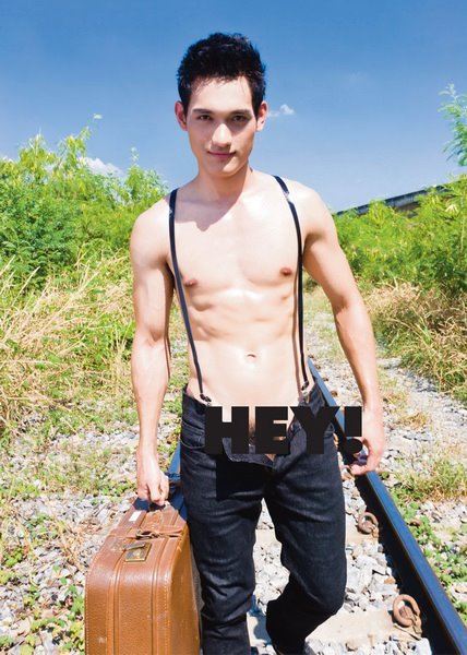 HEY! vol.4 no.38 February 2012