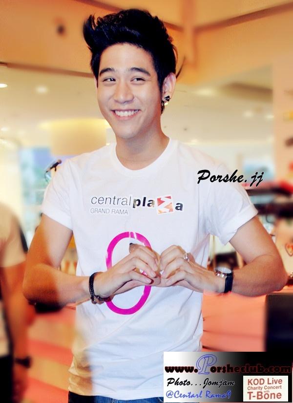 [{PIC] cute ^^ น่ารัก น่าเลิฟ หมาก-พอร์ช จากงาน กอด CHARITY @ Central Plaza Rama 9 เมื่อวานนี้จ้า<<