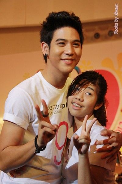 [{PIC] cute ^^ น่ารัก น่าเลิฟ หมาก-พอร์ช จากงาน กอด CHARITY @ Central Plaza Rama 9 เมื่อวานนี้จ้า<<