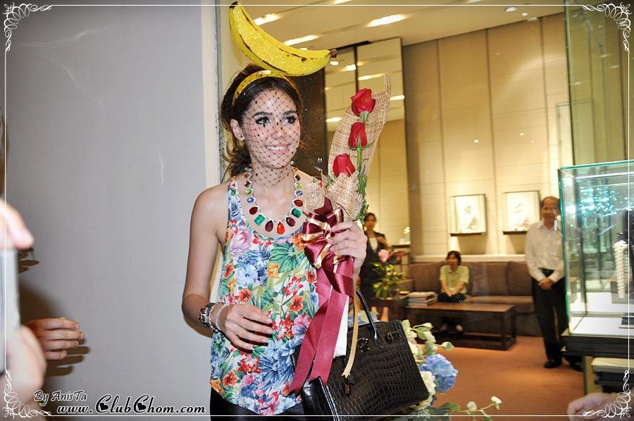 ชมพู่ อารยา กับชุดน่ารักๆ