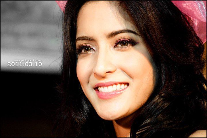 พิ้งค์กี้ สาวิกา