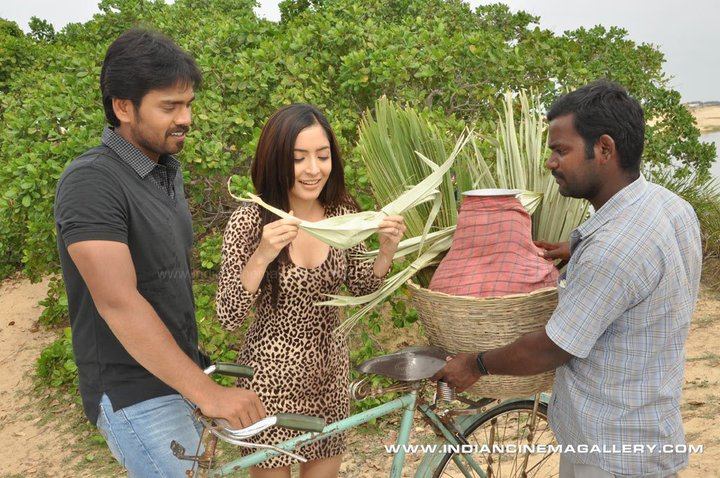 พิ้งค์กี้ สาวิกา