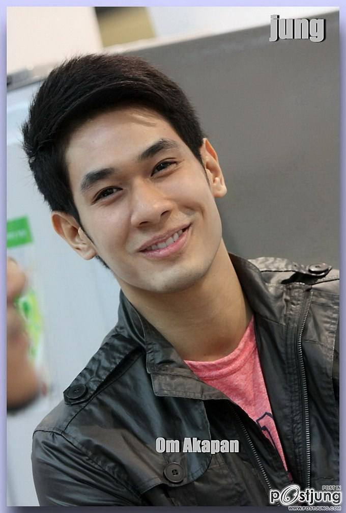 รอยยิ้มละลายใจคนไหน...